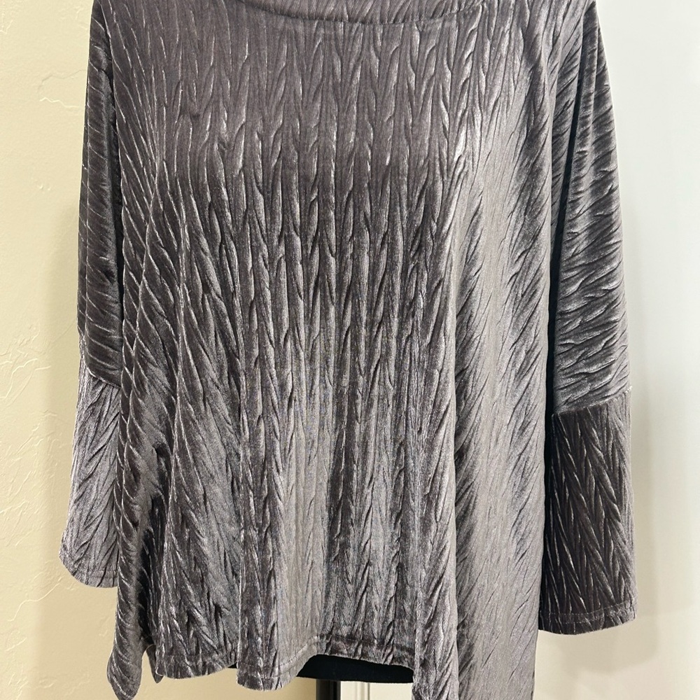 POL Silver/Purple Gray Boxy 3/4 Sleeve Top